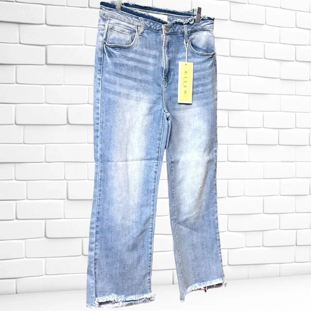 Risen High Rise Crop Flare Frayed Hem Light Wash Jeans Size 13/31 – NWT